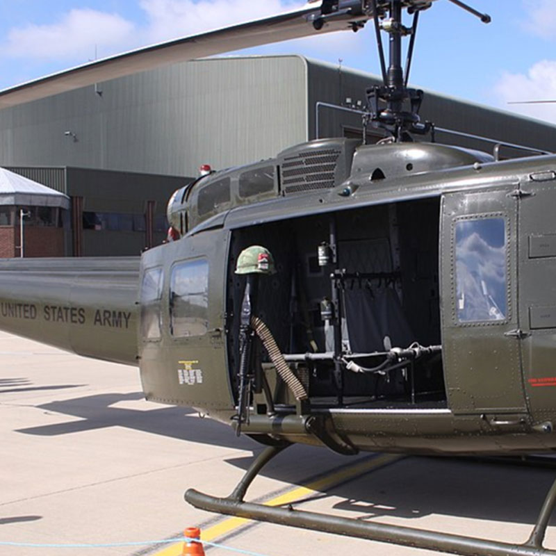 Aircraft Weapon Mount with ammo box of 2K round and Feedchute